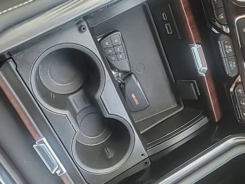 Used 2023 GMC Yukon Denali Ultimate image 21