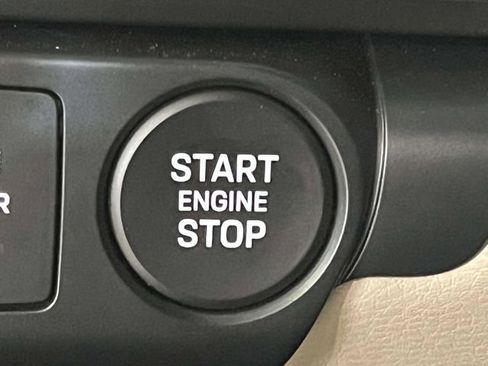 Certified 2025 Porsche 911 Carrera image 37