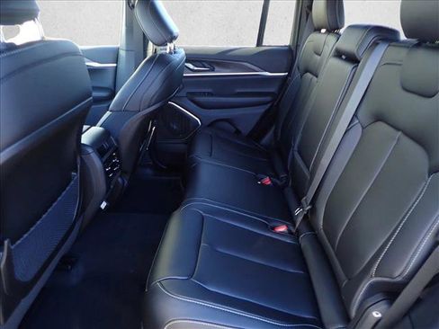 New 2026 Jeep Grand Cherokee Limited image 10