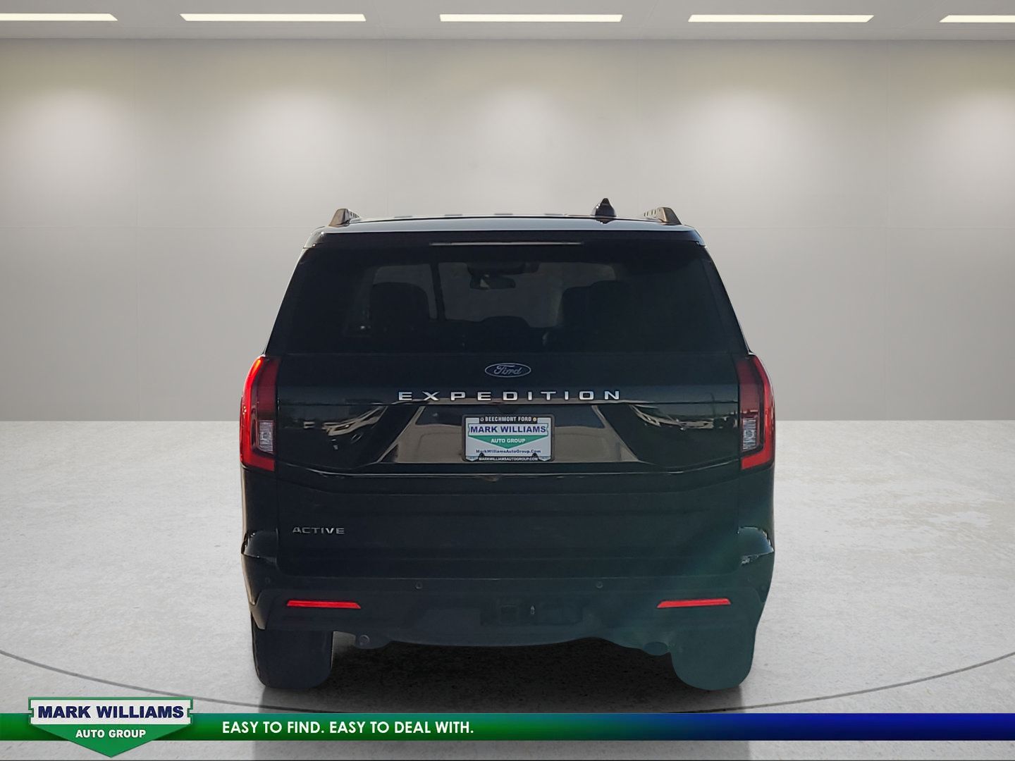 Used 2025 Ford Expedition Active AWD/4WD image 5