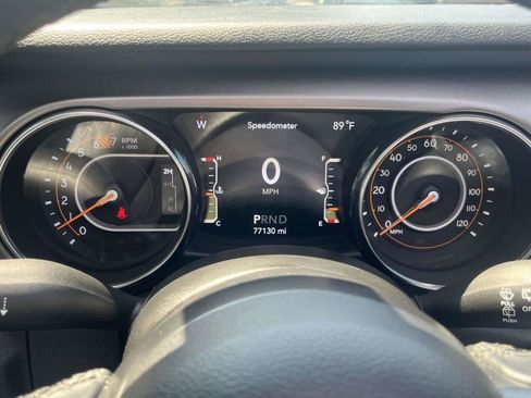 Used 2021 Jeep Wrangler Unlimited Sport AWD/4WD image 3