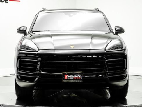 Used 2023 Porsche Cayenne S Platinum w/ Premium Package Plus AWD/4WD image 2