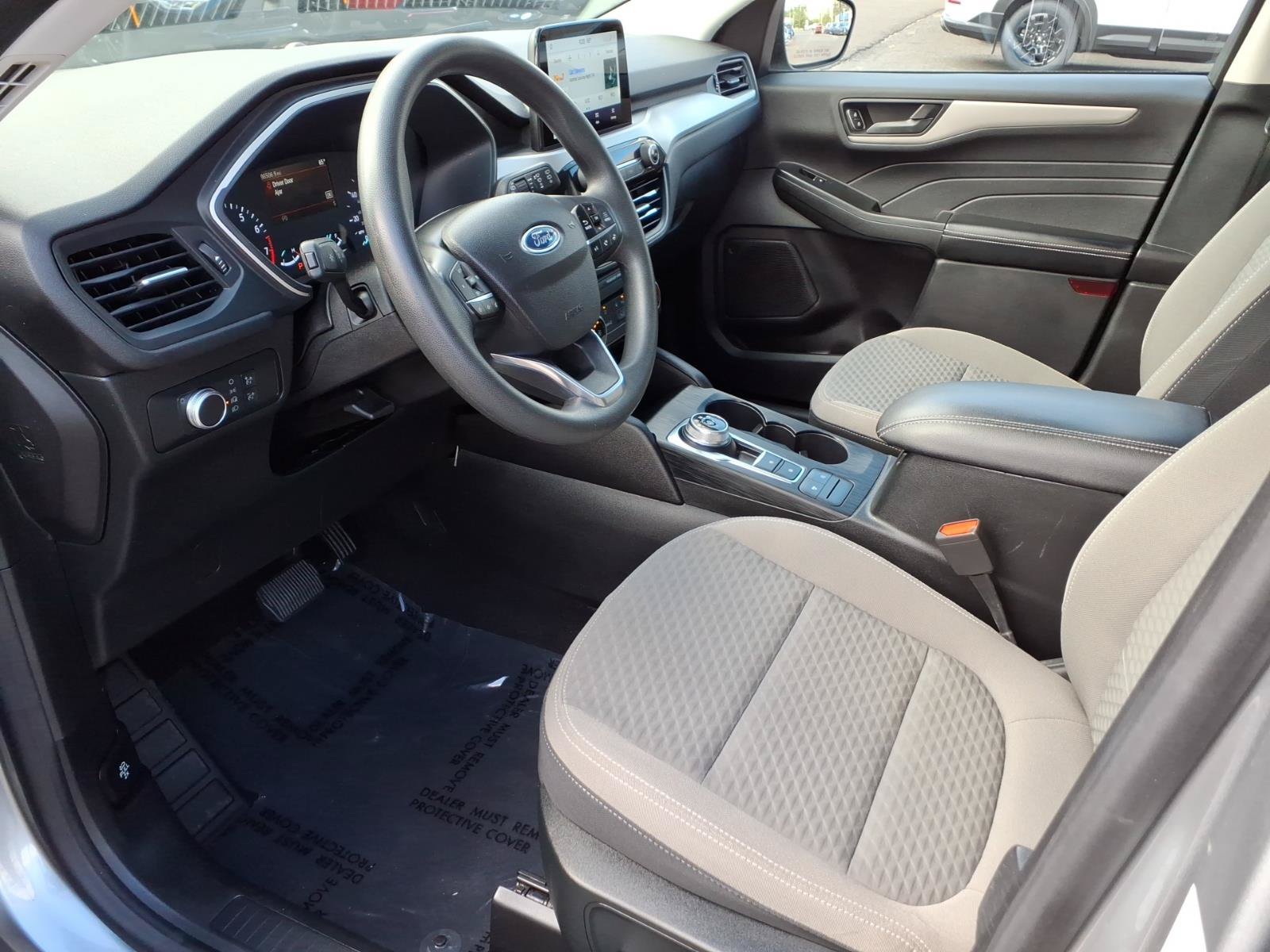 Used 2022 Ford Escape SE FWD image 11