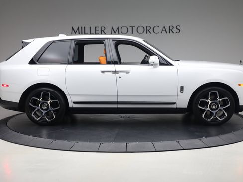 Used 2022 Rolls-Royce Cullinan Black Badge image 3