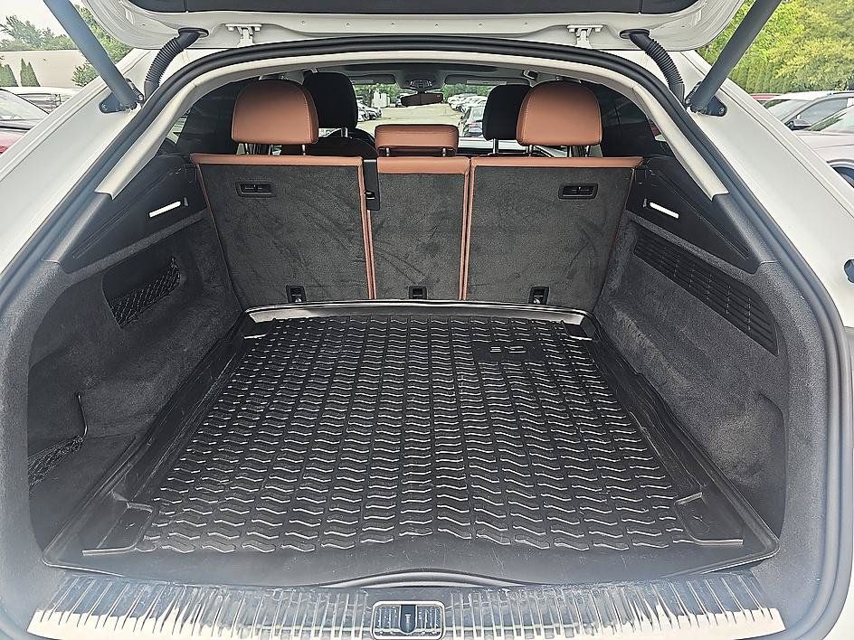 Used 2019 Audi Q8 Prestige AWD/4WD image 30