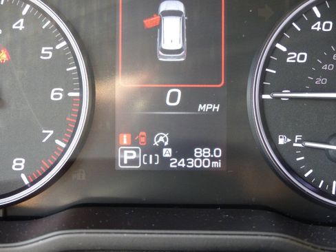 Used 2025 Subaru Forester Premium AWD/4WD image 30