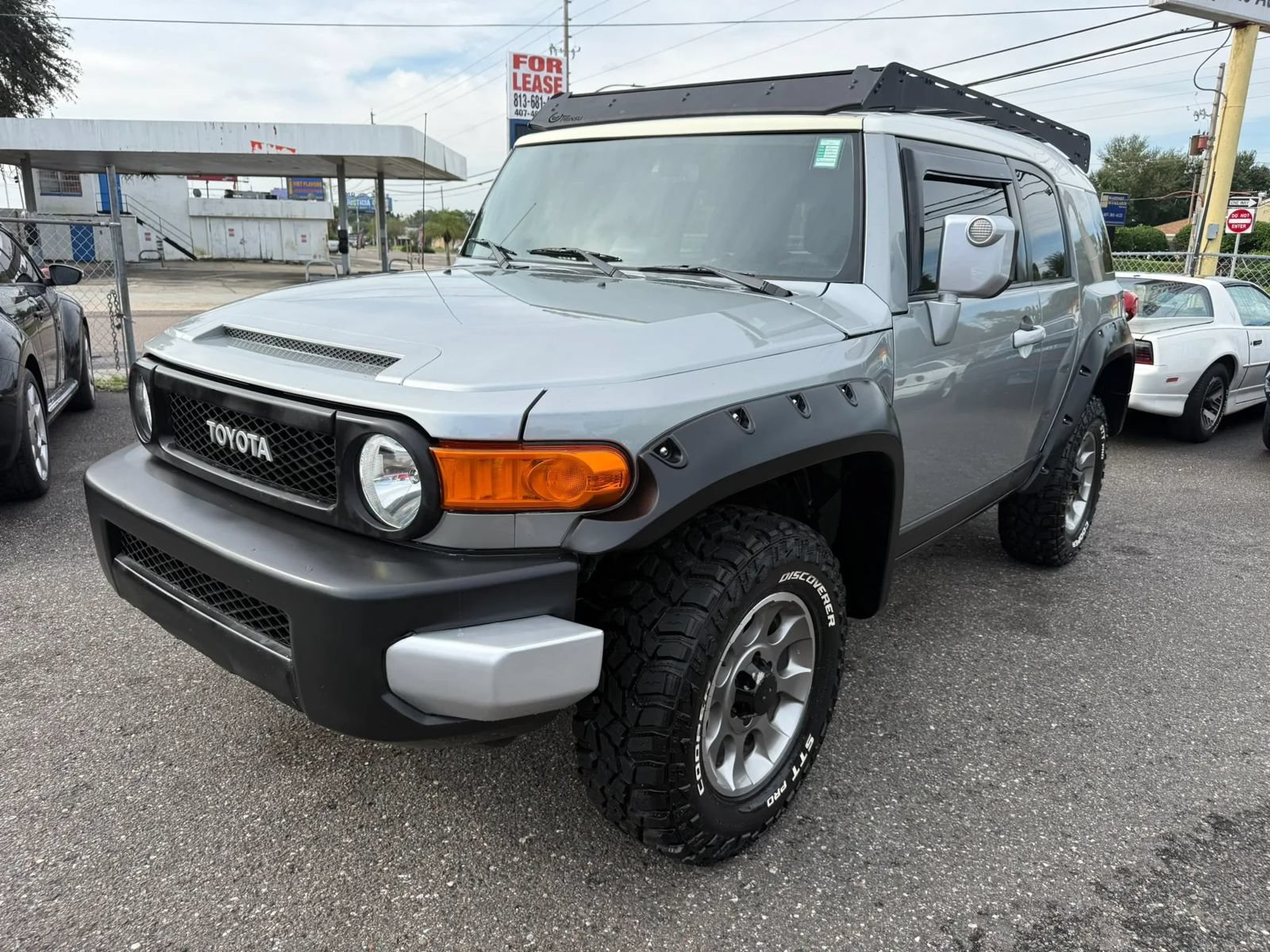 Used 2012 Toyota FJ Cruiser 4WD w/ Convenience Pkg image 1