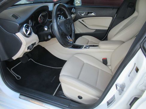 Used 2019 Mercedes-Benz CLA 250 image 21