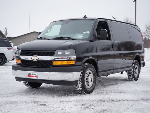Used 2019 Chevrolet Express 2500 w/ Driver Convenience Package image 7