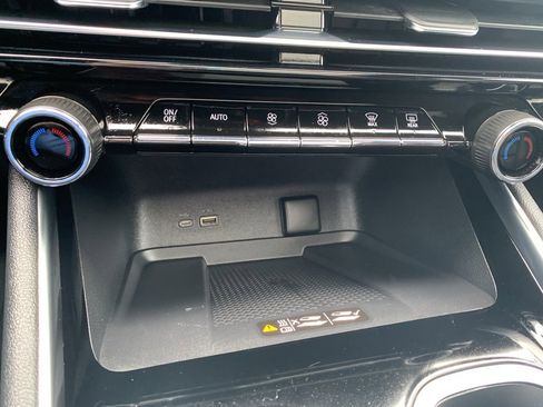 Used 2024 Chevrolet Traverse RS w/ LPO, Floor Liner Package image 19