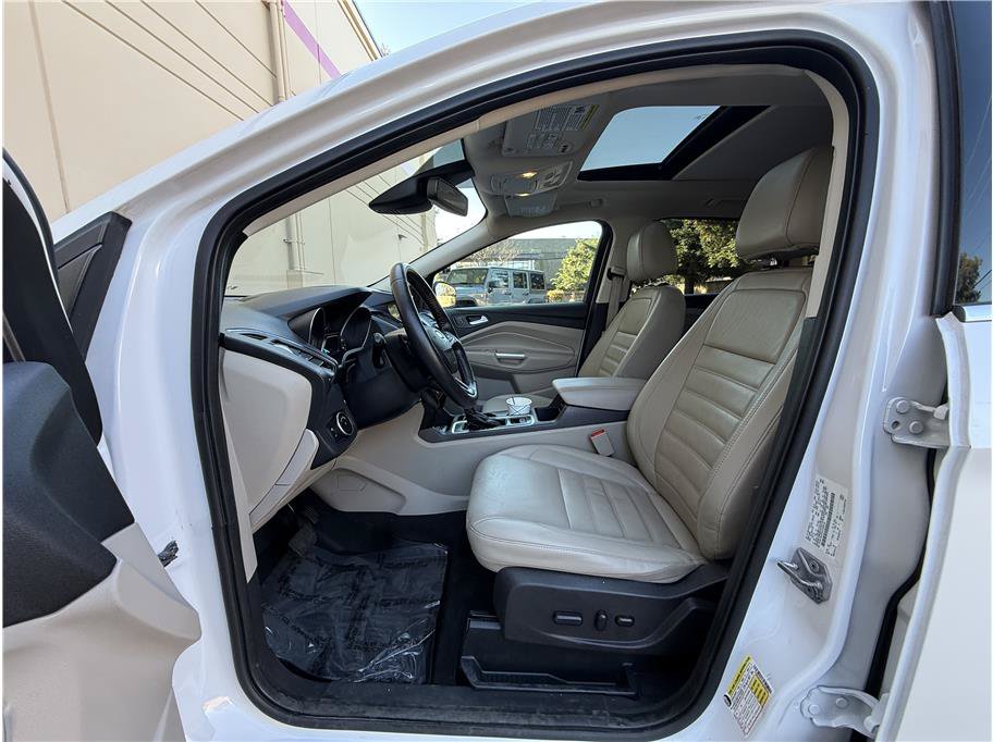 Used 2017 Ford Escape Titanium w/ Equipment Group 301A AWD/4WD image 7
