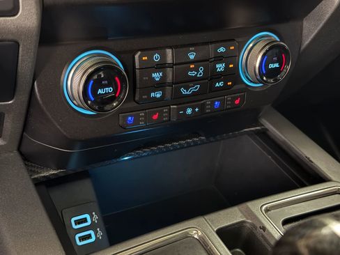 Used 2019 Ford F150 Raptor w/ Equipment Group 802A Luxury image 48