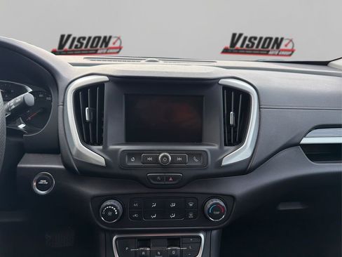 Used 2024 GMC Terrain SLE image 10