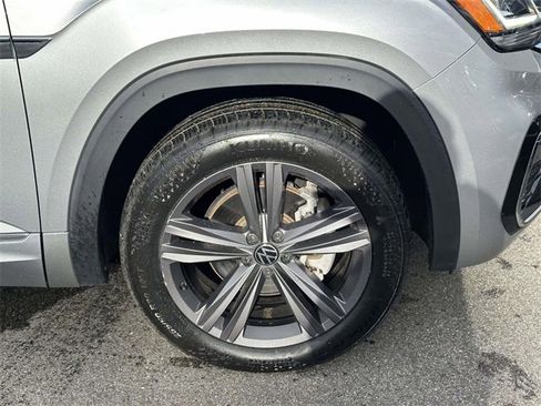 Certified 2021 Volkswagen Atlas Cross Sport SE image 10