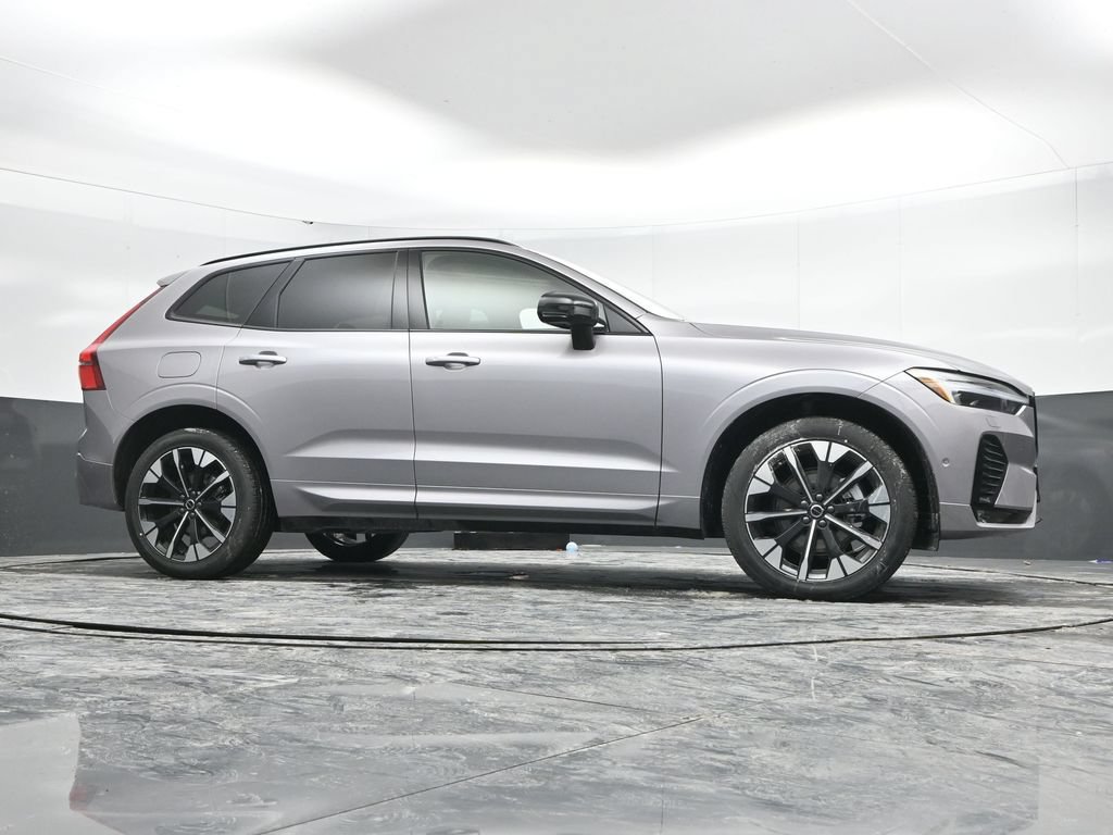 New 2026 Volvo XC60 B5 Plus w/ Protection Package Premier AWD/4WD image 39