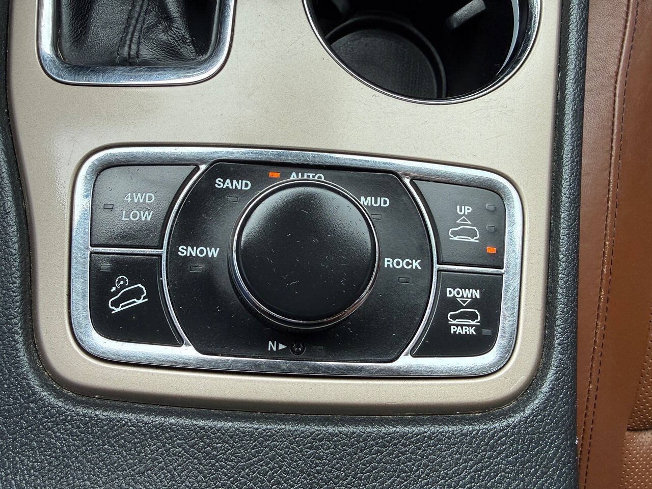 Used 2016 Jeep Grand Cherokee Summit w/ Platinum Series Group AWD/4WD image 45