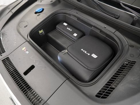 Used 2024 Kia EV9 Land image 58