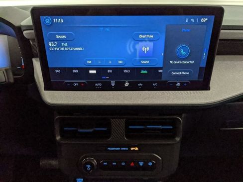 Used 2025 Ford Maverick XLT w/ Equipment Group 302A AWD/4WD image 9
