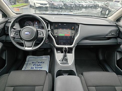 Used 2021 Subaru Outback Premium image 2