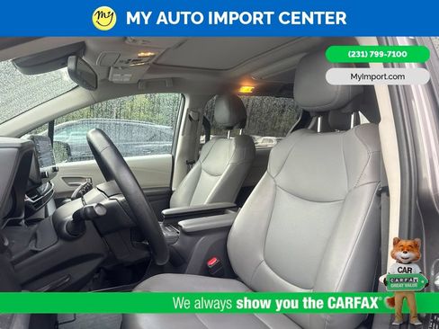 Used 2021 Toyota Sienna XLE w/ XLE Plus Package AWD/4WD image 11