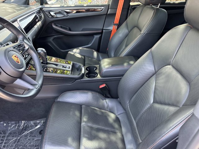 Used 2023 Porsche Macan Turbo AWD/4WD image 20