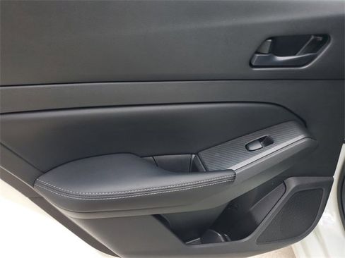 Used 2024 Nissan Altima 2.5 SV image 10