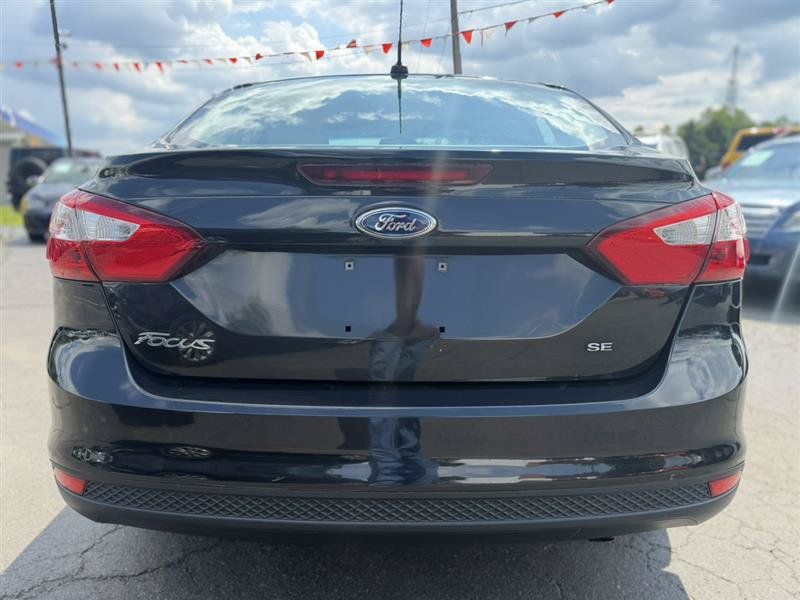 Used 2013 Ford Focus SE w/ Cargo Management Pkg FWD image 7