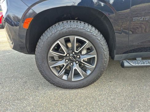 Used 2023 Chevrolet Suburban Z71 w/ Luxury Package image 17