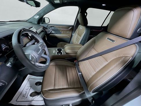 New 2026 GMC Acadia Denali Ultimate image 16