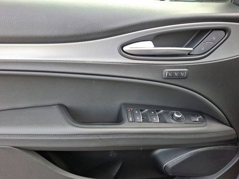 Used 2022 Alfa Romeo Stelvio Veloce image 14