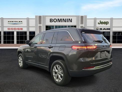 Used 2022 Jeep Grand Cherokee Limited image 3