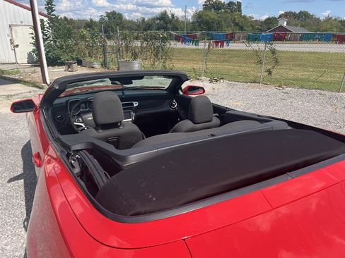 Used 2015 Chevrolet Camaro LT RWD image 21