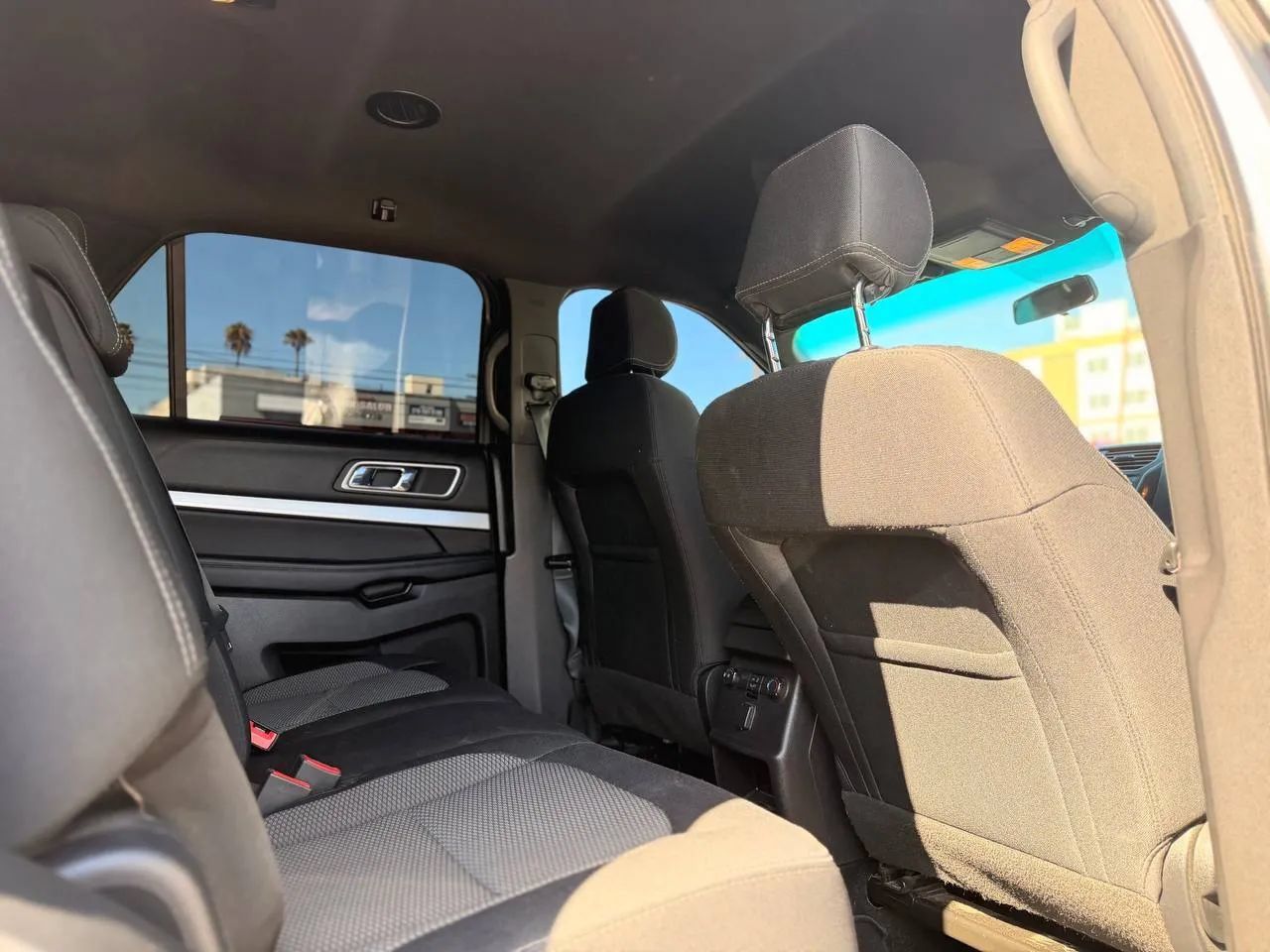 Used 2017 Ford Explorer XLT FWD image 37