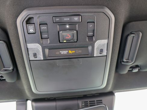 Used 2025 Toyota 4Runner TRD Off-Road Premium image 38