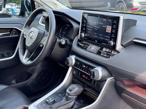 Used 2021 Toyota RAV4 Limited AWD/4WD image 7