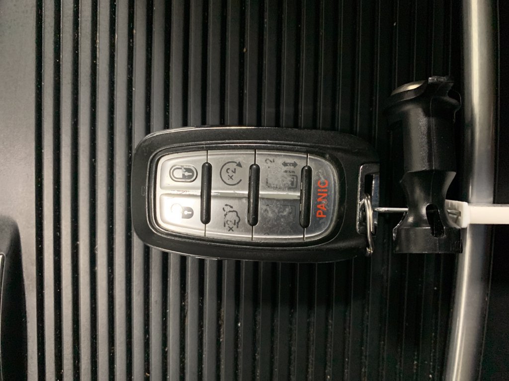 Used 2023 Chrysler Pacifica Touring-L w/ Uconnect Theater Family Group AWD/4WD image 35