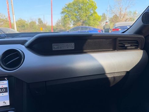 Used 2017 Ford Mustang GT Premium image 19