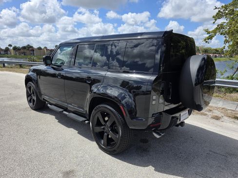 New 2026 Land Rover Defender 110 V8 image 2