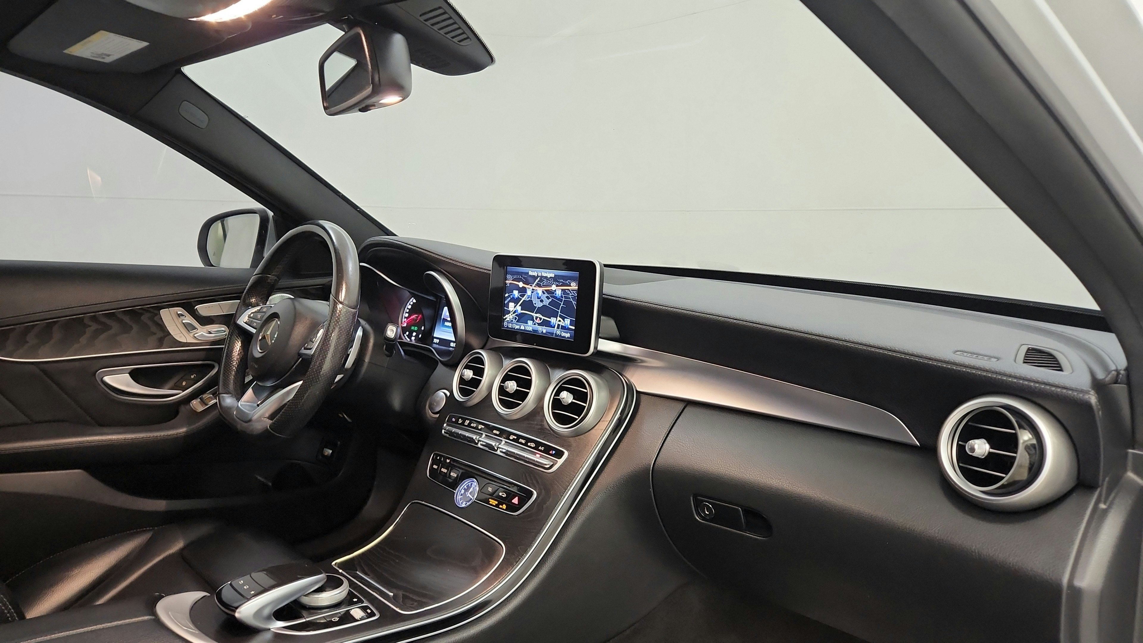 Used 2015 Mercedes-Benz C 300 Sedan image 34