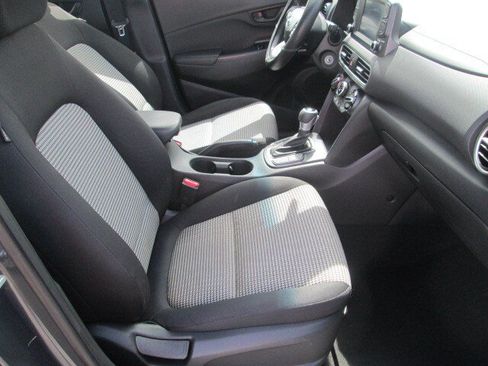 Used 2020 Hyundai Kona SE FWD image 4