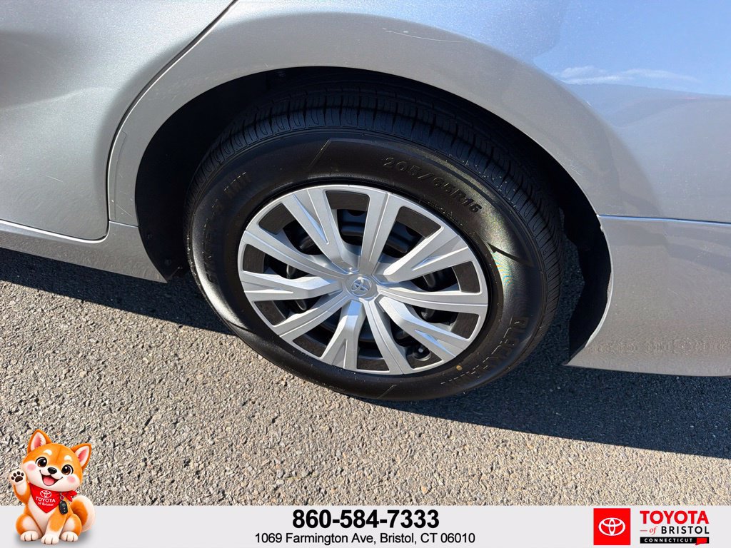 Used 2024 Toyota Camry LE FWD image 12