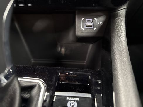 New 2025 Jeep Compass Limited w/ Sun & Sound Group image 28