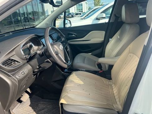 Used 2018 Buick Encore Essence w/ Experience Buick Package FWD image 6