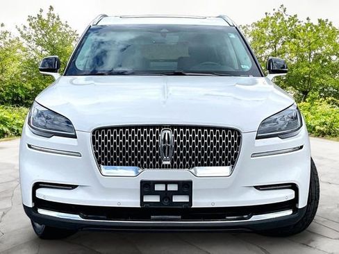 Used 2022 Lincoln Aviator AWD w/ Premium Package image 3