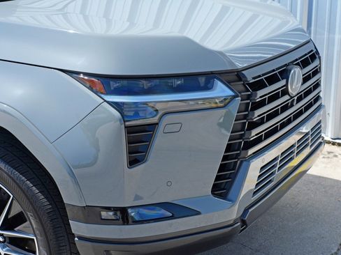 Used 2024 Lexus GX 550 w/ Cold Area Package image 63