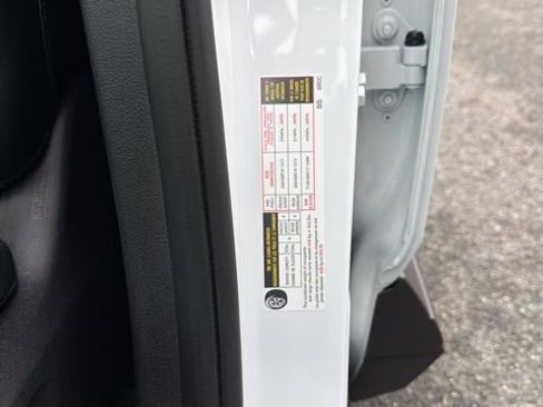 Used 2025 Nissan Rogue SL w/ SL Premium Package image 28