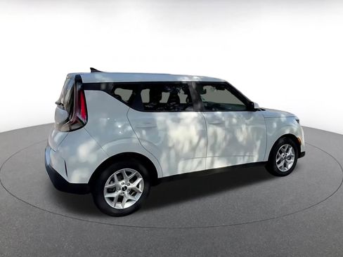 Used 2025 Kia Soul LX w/ LX Technology Package image 15