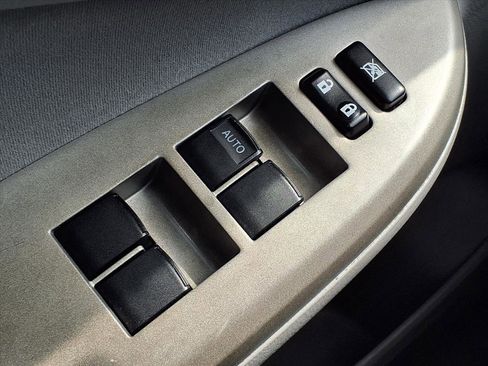 Used 2010 Toyota Corolla LE image 8