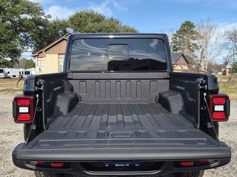 New 2026 Jeep Gladiator Rubicon w/ Steel Power Dome Hood Package AWD/4WD image 11