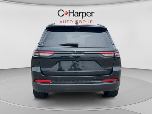 Used 2023 Jeep Grand Cherokee Limited w/ Luxury Tech Group II AWD/4WD image 4